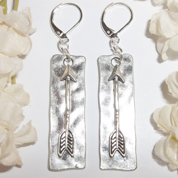 wvluckygirl Jewelry - Silver Arrow Earrings Southwestern Statement Hammered Metal Western Style C903